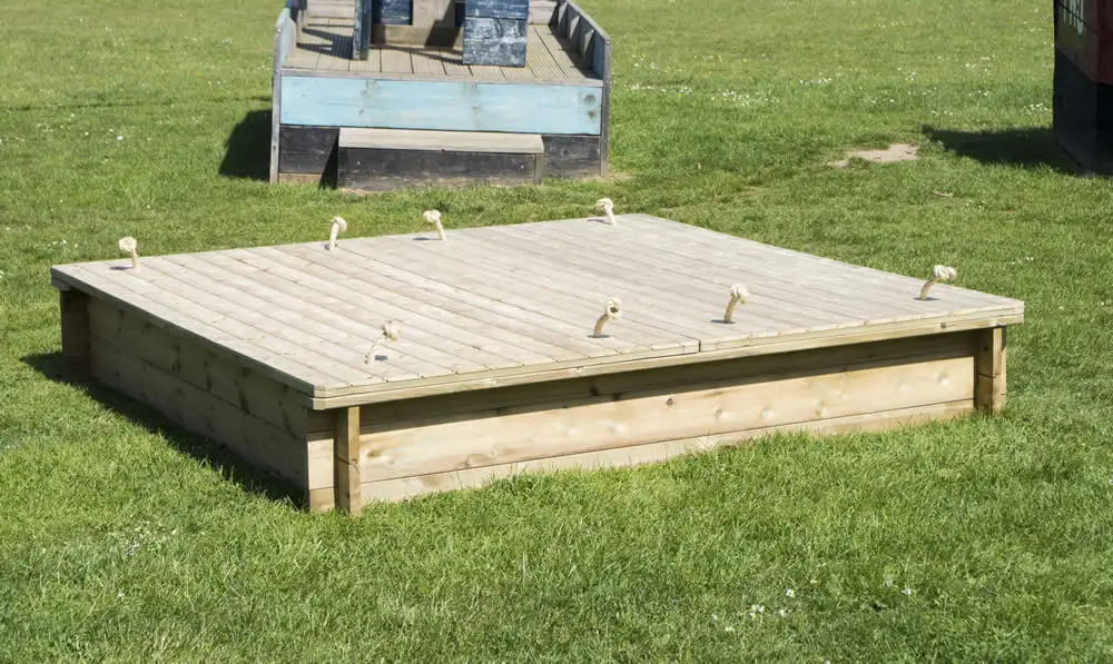 Sandpit with Wooden Lid